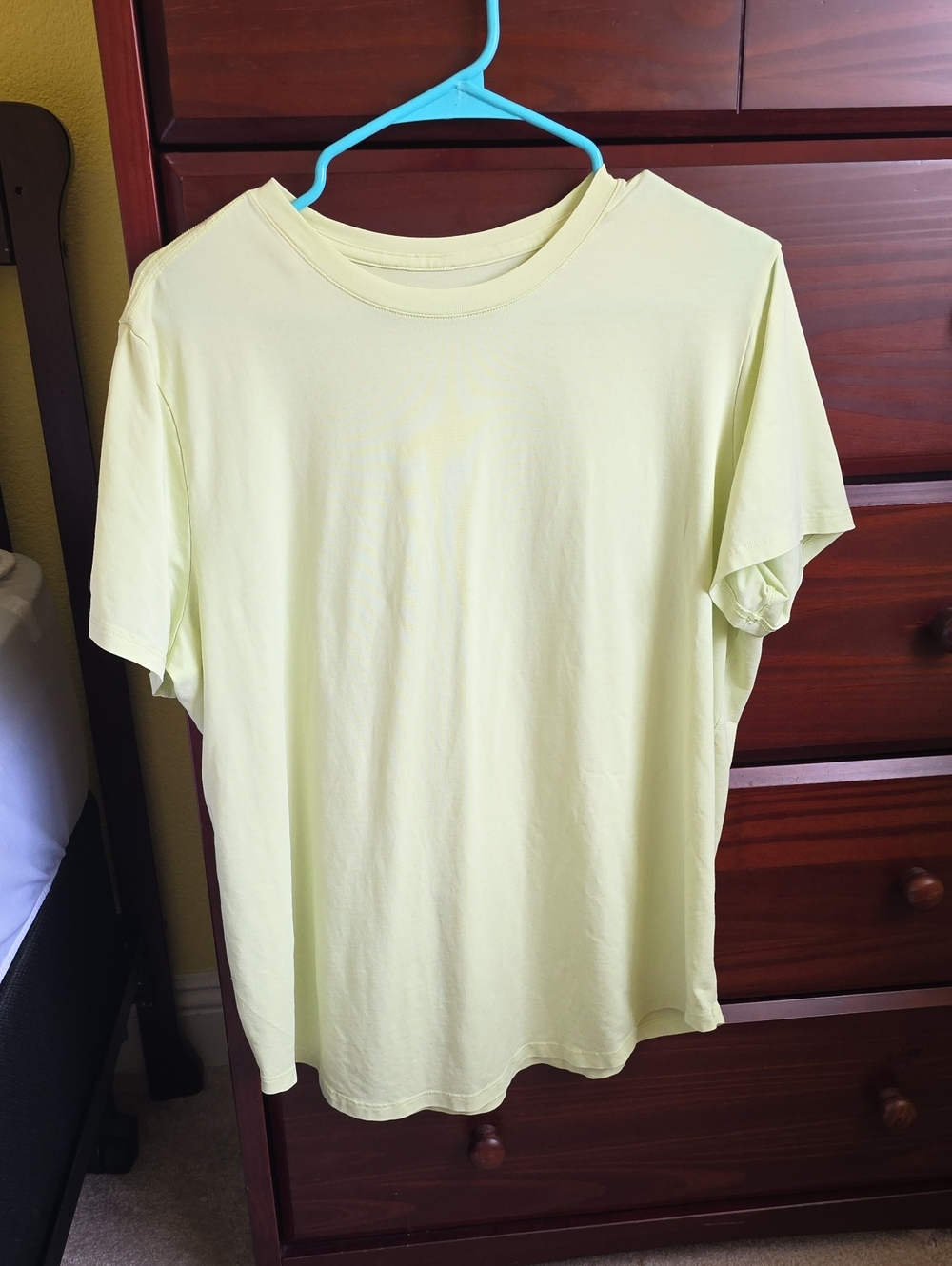 Lululemon Womens Short-Sleeve Crew Neck Tee in Pale Yellow, Unknown Sizing
